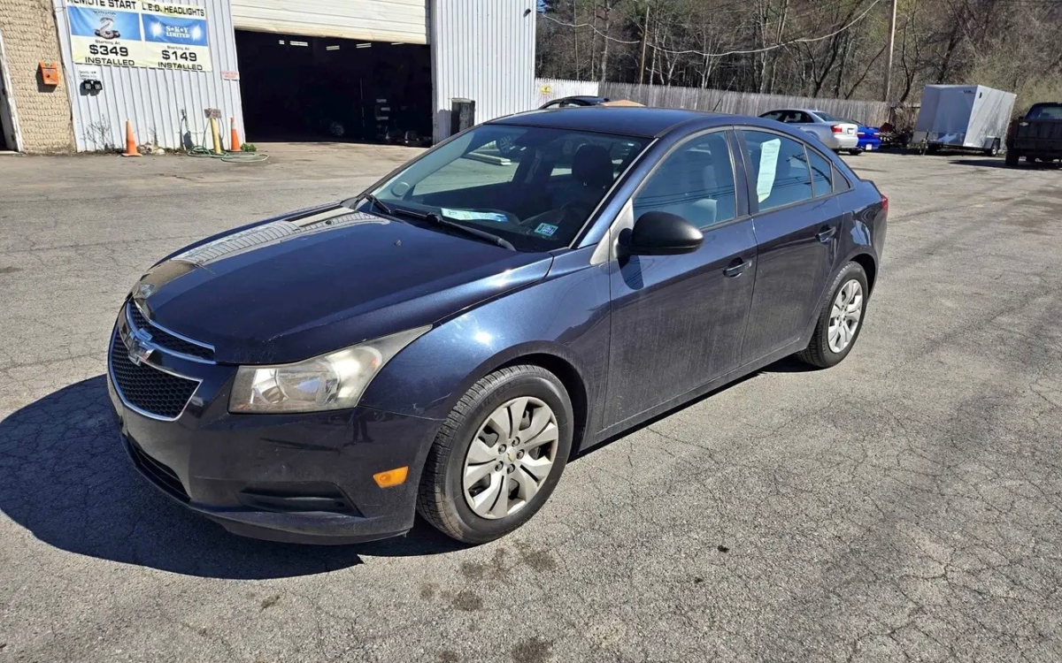 2014 Chevy Cruze — photo 1 of 8