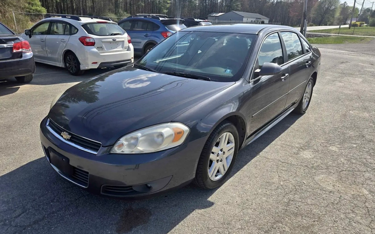 2011 Chevy Impala — photo 1 of 9