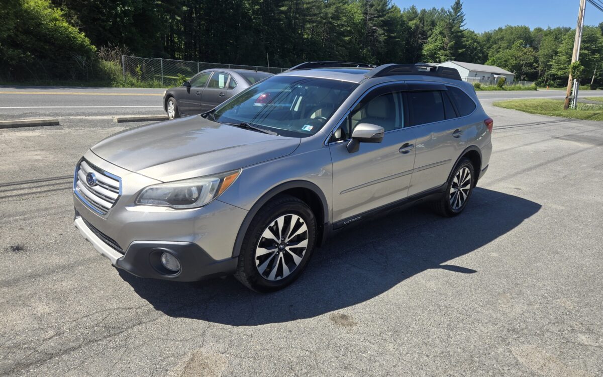 2015 Subaru Outback Limited — photo 1 of 9